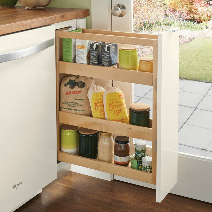 Base PullOut Pantry KraftMaid
