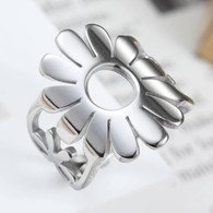 LUXE SS  STUNNING FLOWER RING - SILVER S9