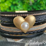 MAGNETIC BRACELET - A PEARL INSIDE HEART (BLACK)