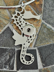 PENDANT LUXE SS - STUNNING SEAHORSE (SILVER)