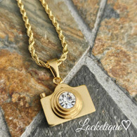 LUXE SS NECKLACE -  CAMERA (GOLD)