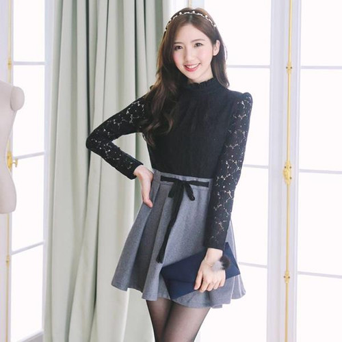 Lace Collar Long-Sleeved Dress