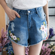 Knitting Flower Denim Shorts