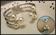 Chic Pearl Bangle