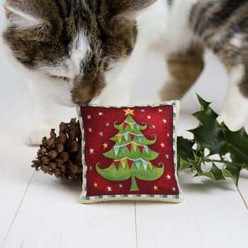 Christmas Presents for Cats: Our 25 Top Picks for a Meow-gical
