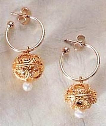 Heart Motif Bead & Pearl Earrings, vermeil - Photo Museum Store Company