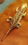 Pre-Columbian Lizard Brooch - Quimbaya, Colombia, 600-1600 - Photo Museum Store Company