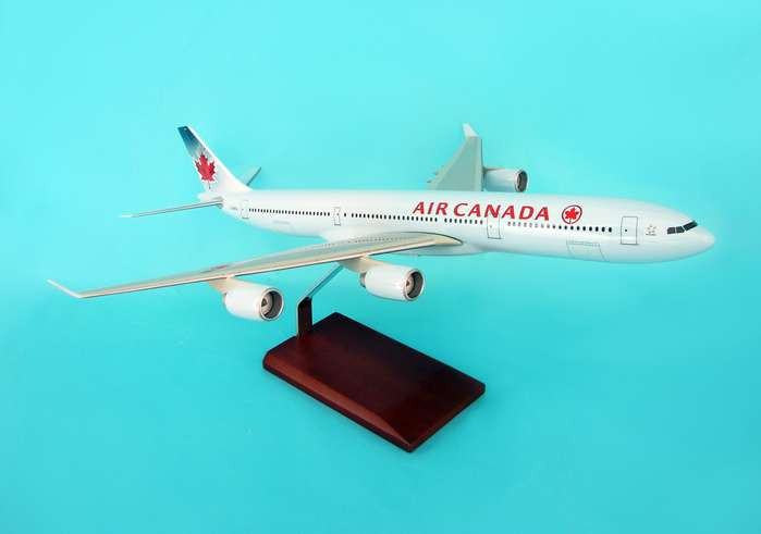 AIR  エアカナダ A340-500 航空機モデル www.JetCollector.com: Air Canada A340-500 New Livery