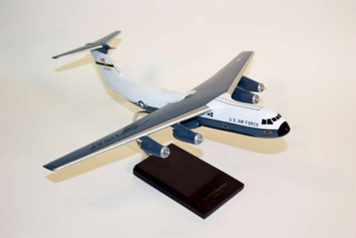 USAF Lockheed C-141A Starlifter Desk  Display Model 1/100 Aircraft ES Airplane 