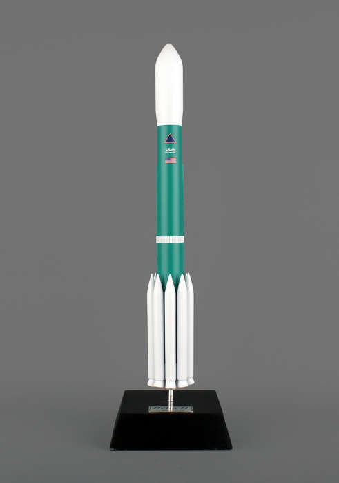 Delta II Rocket 1/100 - Space Vehicle