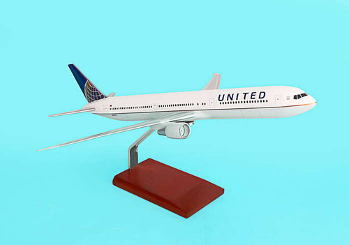 United 767-400 1/100 Post Continental Merger  - United Airlines Post CO Merger - Museum Company Photo