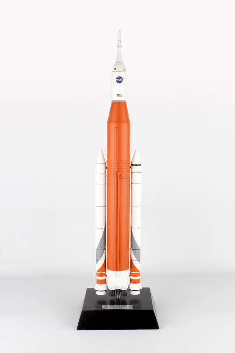 Space Launch System 1/144  - Space Vehicle - Museum Company Photo