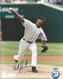 Victor Santos Autographed Detroit Tigers 8x10 Photo