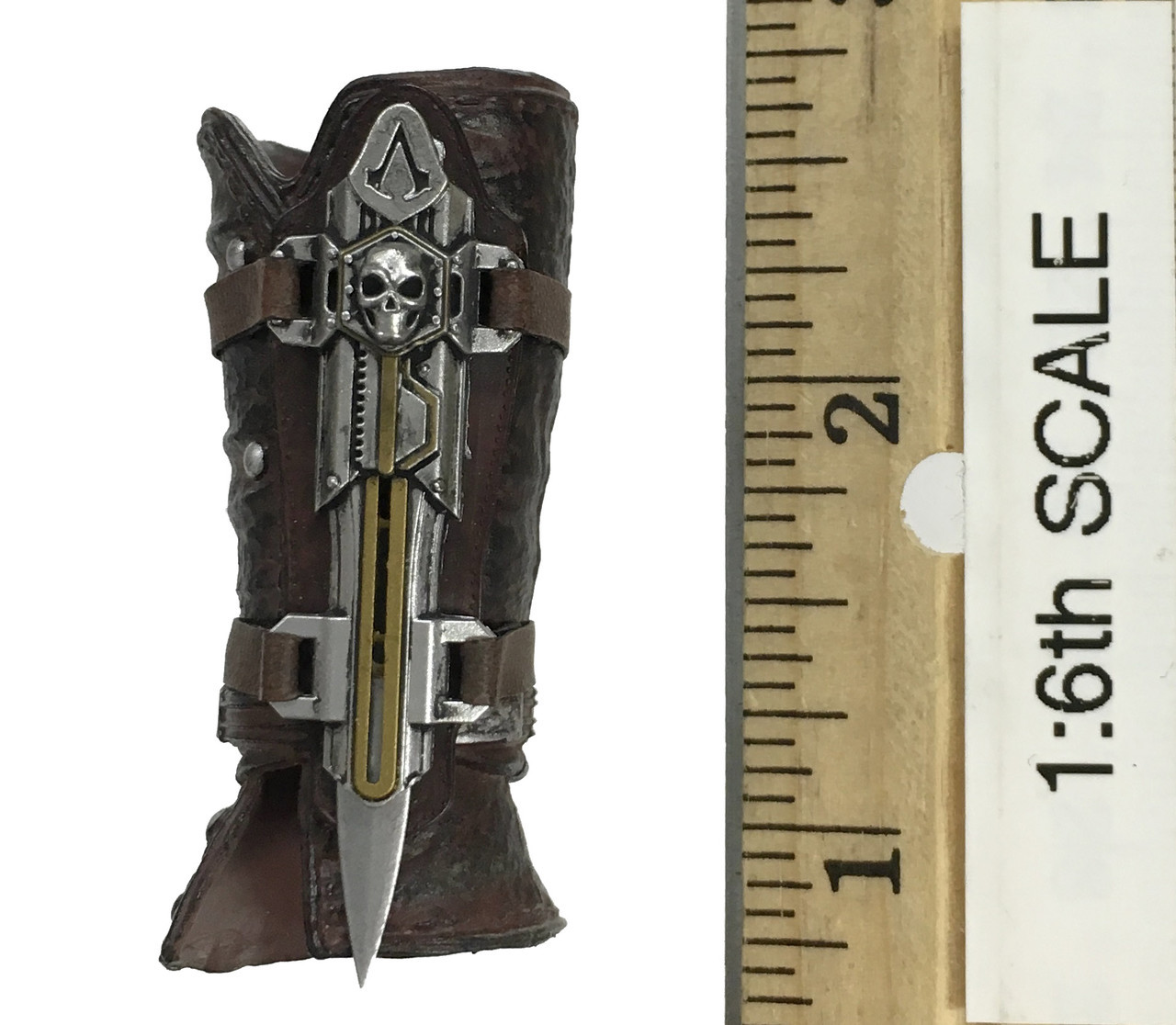 Assassin’s Creed IV - Black Flag: Edward Kenway - Left Forearm Gauntlet w/ Hidden Blade