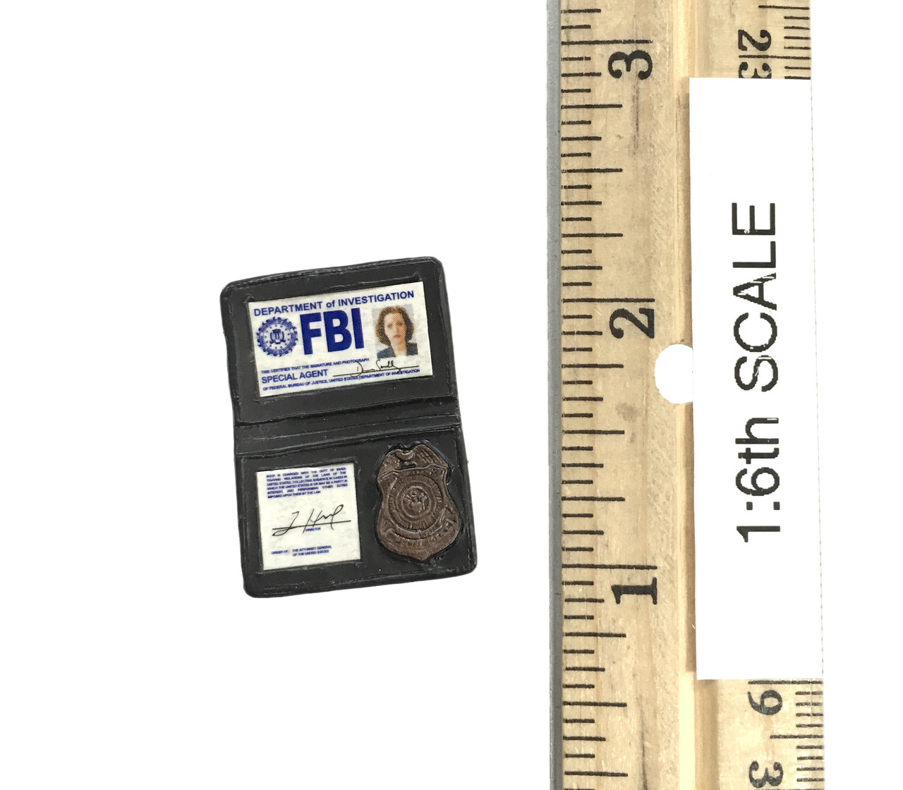 X-Files: Agent Dana Scully in Autopsy - FBI Badge - Toy Anxiety