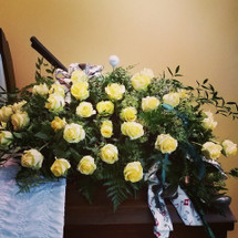 Golf Casket Spray is a wonderful way to remember your special golfer with love. #GolfSympathyflowers
