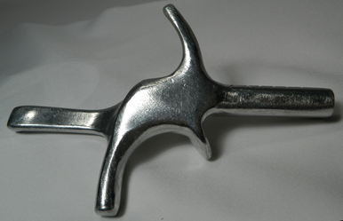 Epee Beligan Grip is design with a third finger for comfort.

Available Right Hand or Left Hand
Available in S, M, L (other sizes can be special ordered)