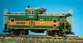 USA  BNSF EXTENDED VISION CABOOSE GREEN/ORANGE R12111
