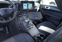 C Vs 1210 Inut H Ford Interceptor Utility Mid Height Angled Console Msdistributioninc Com