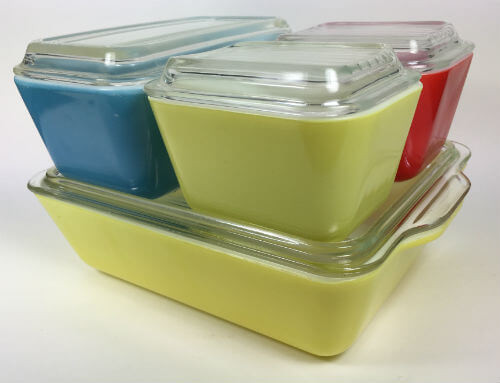 https://cdn10.bigcommerce.com/s-snw7b9h1/products/114/images/382/Pyrex_Refrigerator_Dishes_Boxes_with_Lids_Covers_Primary_Colors_set_of_4__03604.1447265506.500.659.jpg?c=2