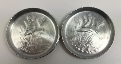 Vintage Coasters Ducks and Cattails Aluminum Set of 8 Top