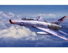 TRUMPETER 1/72 F-100C SUPER SABRE PLASTIC MODEL KIT 