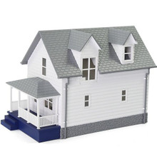 Eve Model Country House HO Painted White ( BUILT )
