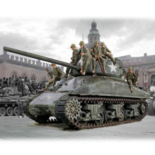 ITALERI M2A1 SHERMAN TANK WITH U.S. INFANTRY 1:35