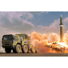 Love Kit 1/35 M1001 w/M790 Erector Launcher Trailer Plastic Model Kit