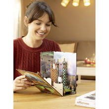 REVELL TINY ADVENTURES BOOK NOOK HARRY POTTER - QUIDDITCH FIELD