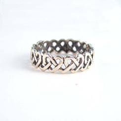 Sterling Silver Interlocking Hearts Celtic Knot Band Ring