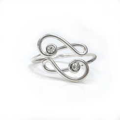 Sterling Silver Crisscrossing Treble Clef and Crystals Adjustable Toe Ring, Clear