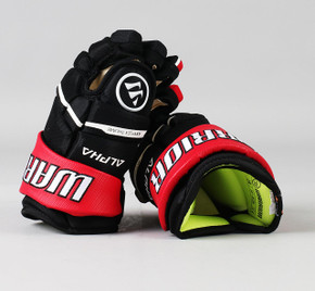 10" Warrior Alpha LX 20 Black/Red Gloves