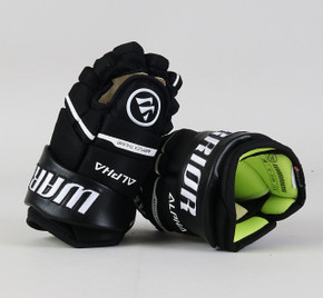 10" Warrior Alpha LX 20 Junior Black Gloves