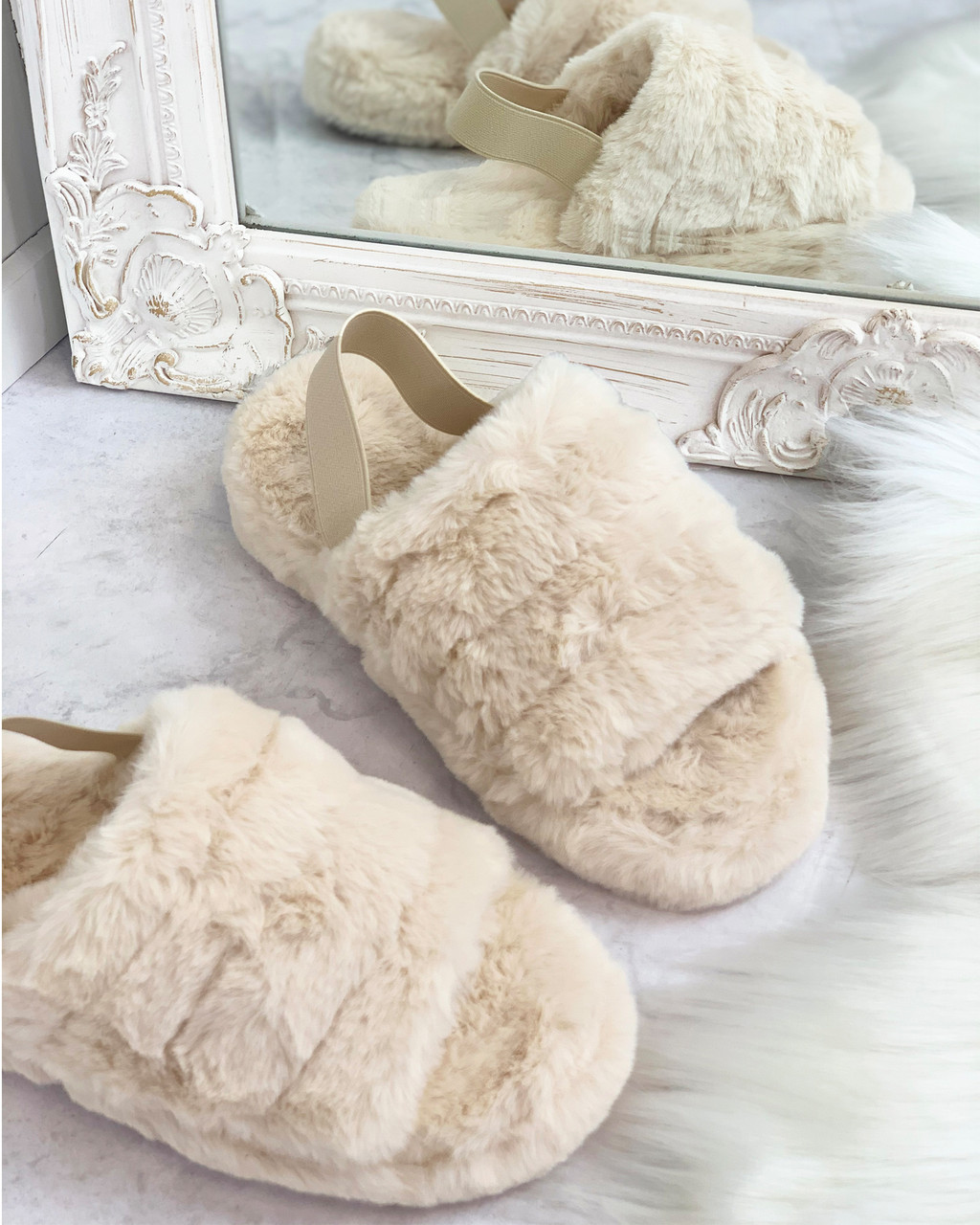 Fluffy slippers 2024 with strap