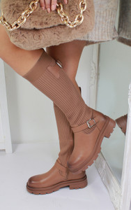 Magnum Zipped Knee High Boots In Mocha