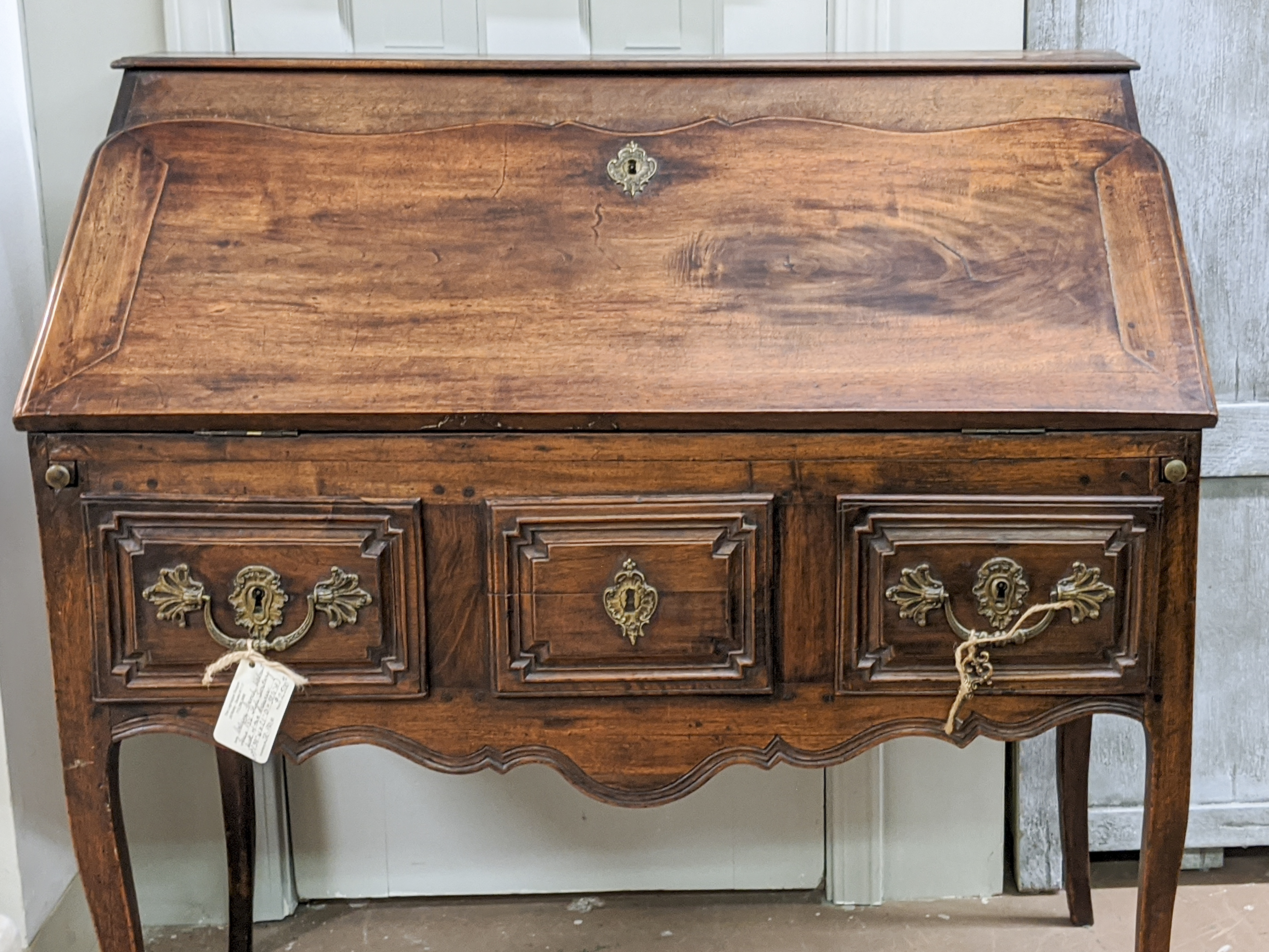 5 Tips to Select and Style the Perfect Farmhouse Desk Amitha Verma Store