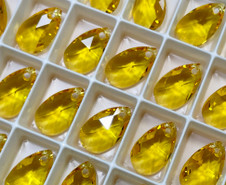 Crystal Pendant 6106 - 16mm, Light Topaz (226), 2pcs