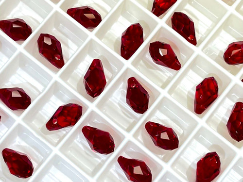 Swarovski Crystal Pendant 6007 9x5mm Siam (208)