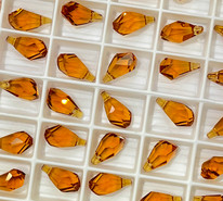 Swarovski Pendant 6015 - 13mm, Topaz (203), 4pcs