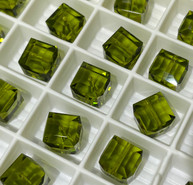 Swarovski Bead 5601 - 8mm, Olivine (228), 4pcs