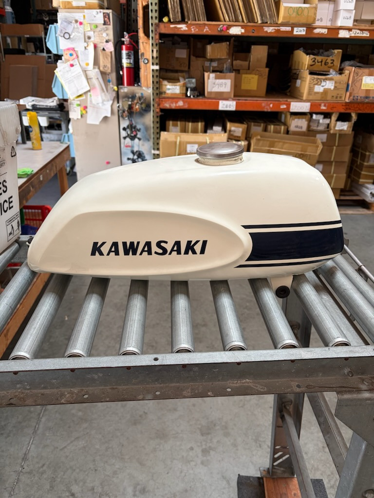 Kawasaki H1 Mach III 500 Original gas Fuel tank 69-70 Early Tank w