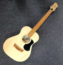 Pratley - Made in Australia - SLM-1e Mini Acoustic Electric Guitar in Gig Bag