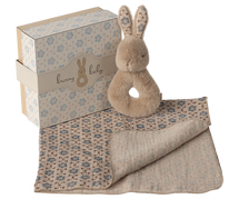 Rabbit rattle set Cream Peachf rom Maileg