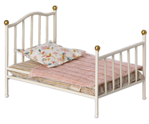 Vintage bed from Maileg