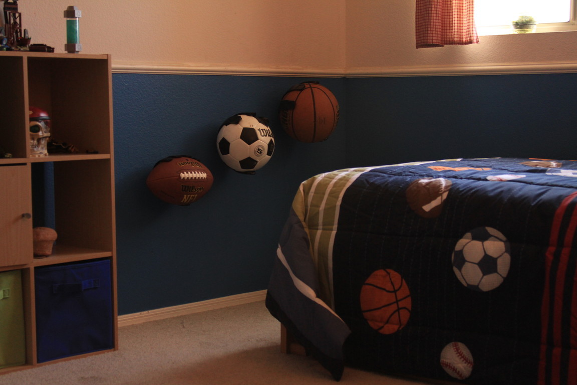 it-grabs-bedroom.jpg it-grabs-bedroom.jpg