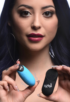 28X Grooved Silicone Vibrating Egg with Remote Control by Bang!