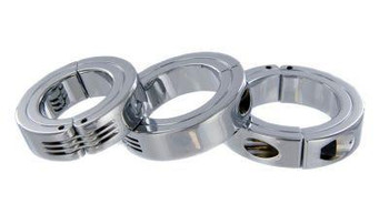 Locking Hinged Erection Ring Medium by XR Brands