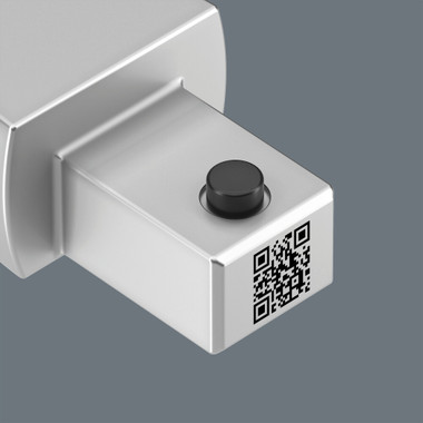 The laser-engraved, abrasion-proof QR code makes it easier to determine the correct torque value depending on the torque wrench and insert tool used. Simply scan with your smartphone or tablet (if available, both QR codes: torque wrench and insert tool). A website opens automatically which recognizes the scanned tools (no app needed!). Then enter the required torque value; the corrected value is determined automatically. No need to use formulas/calculations.