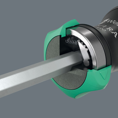 The ratchet with fine toothing integrated in the handle allows fast working. The innovative ratchet mechanism also allows fast "spinning". A real problem solver when there is no resistance from the screw.